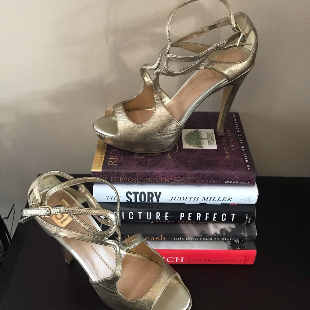 🌸 Gold Heels🌸